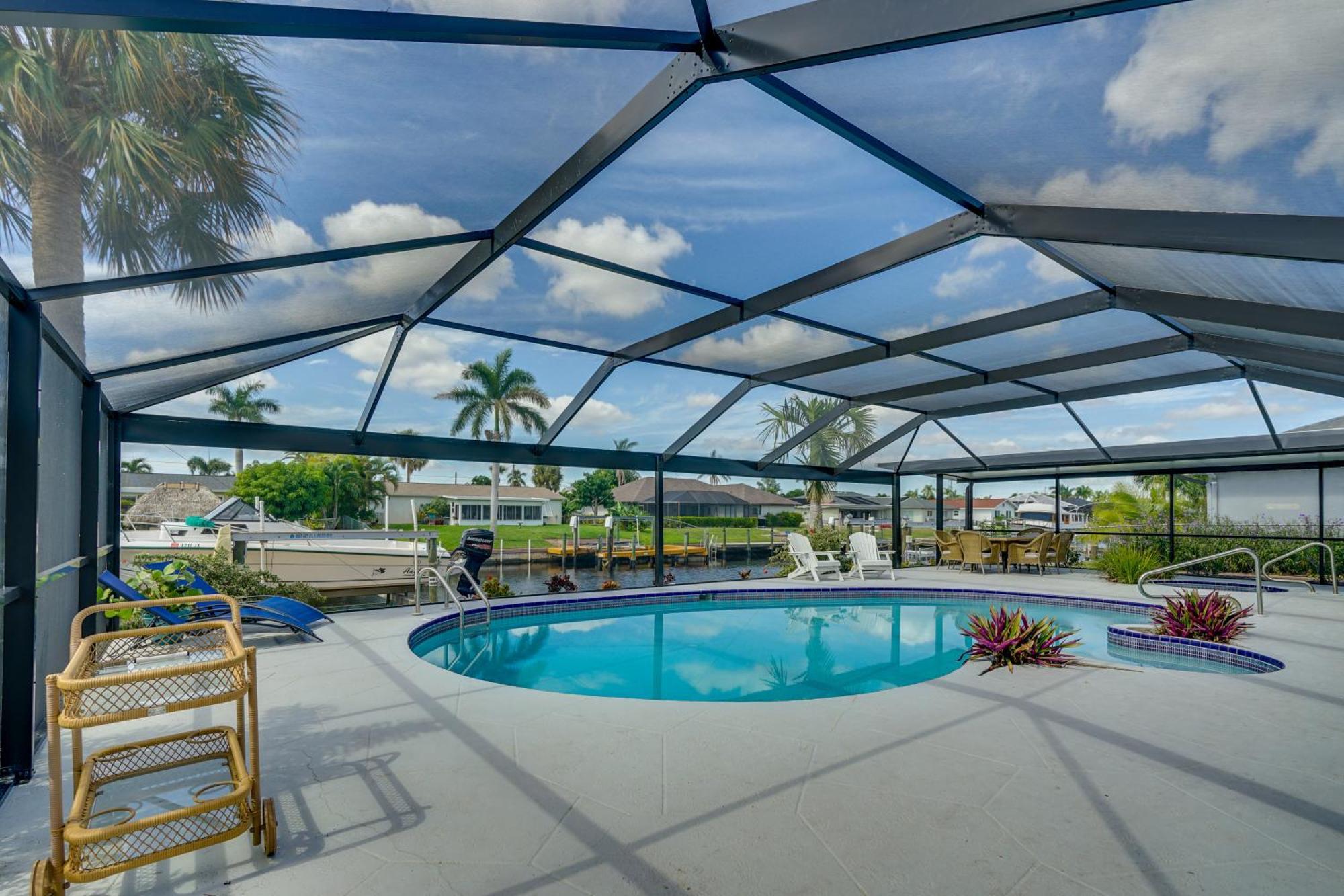 Beachy Cape Coral Home - Swim, Fish, Boat! Εξωτερικό φωτογραφία